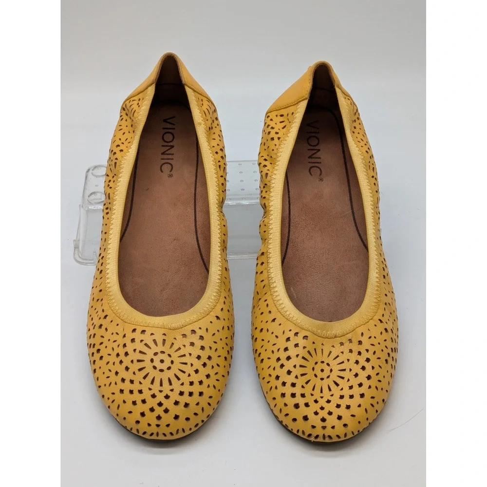 Vionic Robyn Women's 8M Yellow Leather Laser Cut Ballet Flats Slip On Comfort